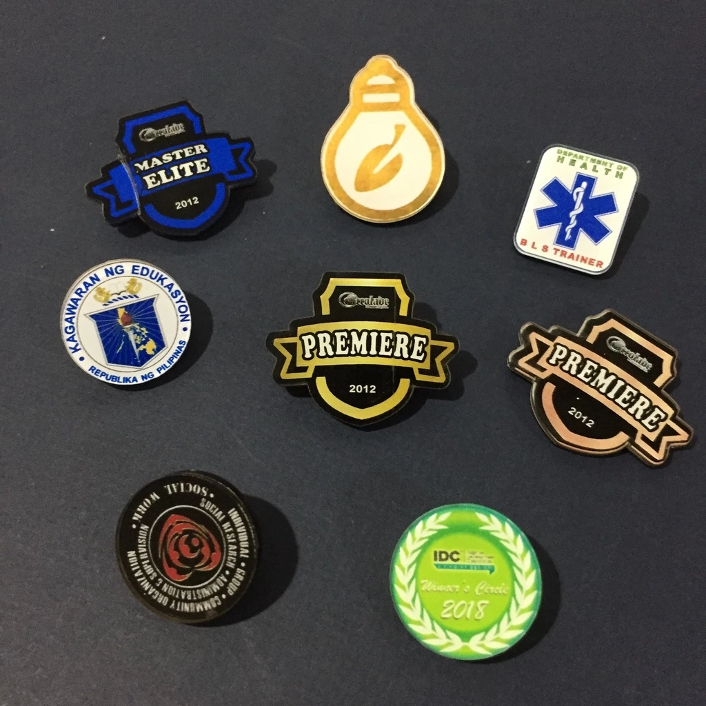 acrylic-collar-pins