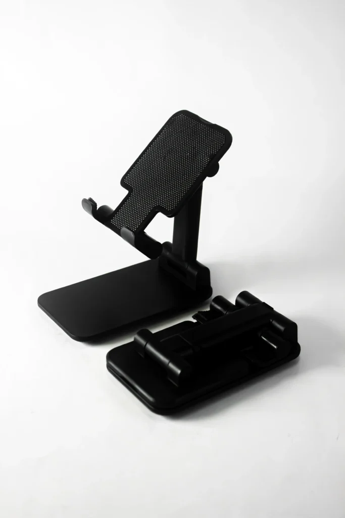 phone-holder-opened-and-closed