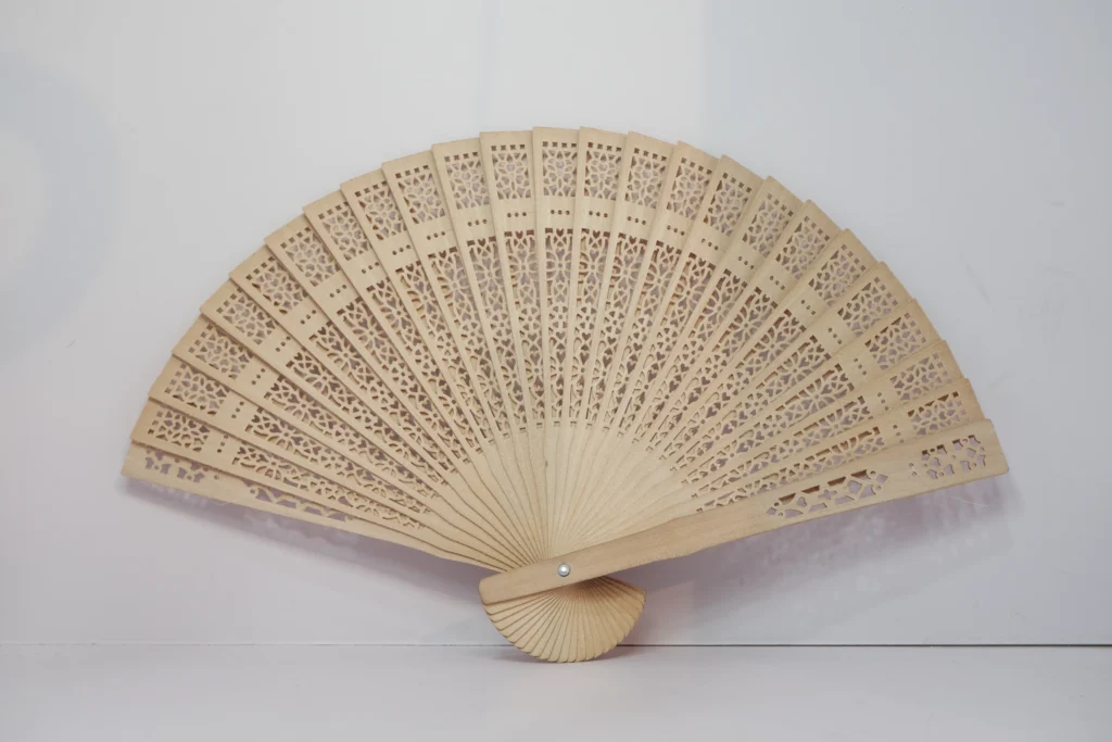 standing-bamboo-fan