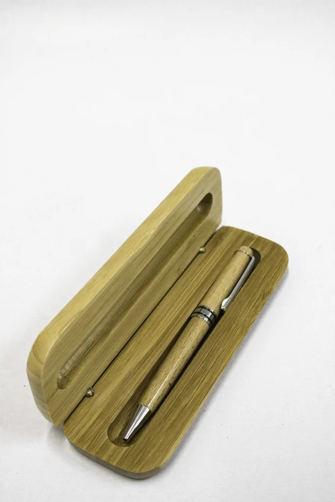 wooden-pen-with-case-pen-in-case